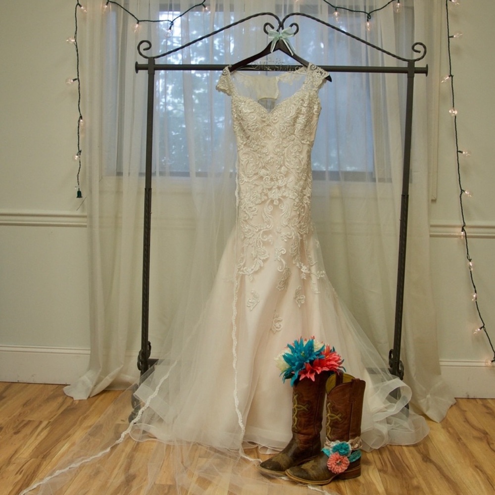 Wedding dress